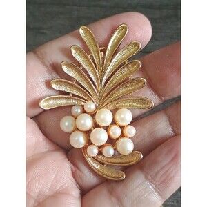 Gold Tone Palm Leaf & Faux Pearl Cluster Vintage Brooch